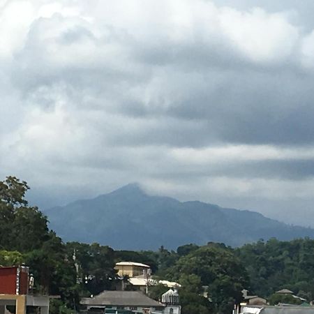 281 Kandy City Hostel & Rooms Deiyannewela ภายนอก รูปภาพ