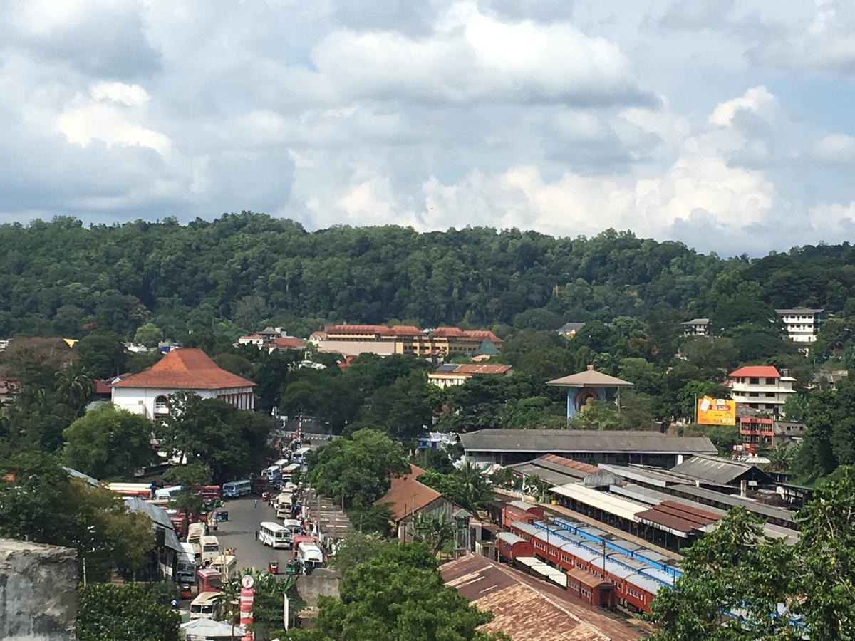 281 Kandy City Hostel & Rooms Deiyannewela ภายนอก รูปภาพ