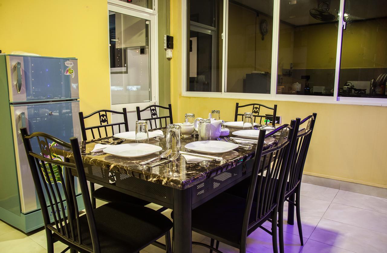 281 Kandy City Hostel & Rooms Deiyannewela ภายนอก รูปภาพ