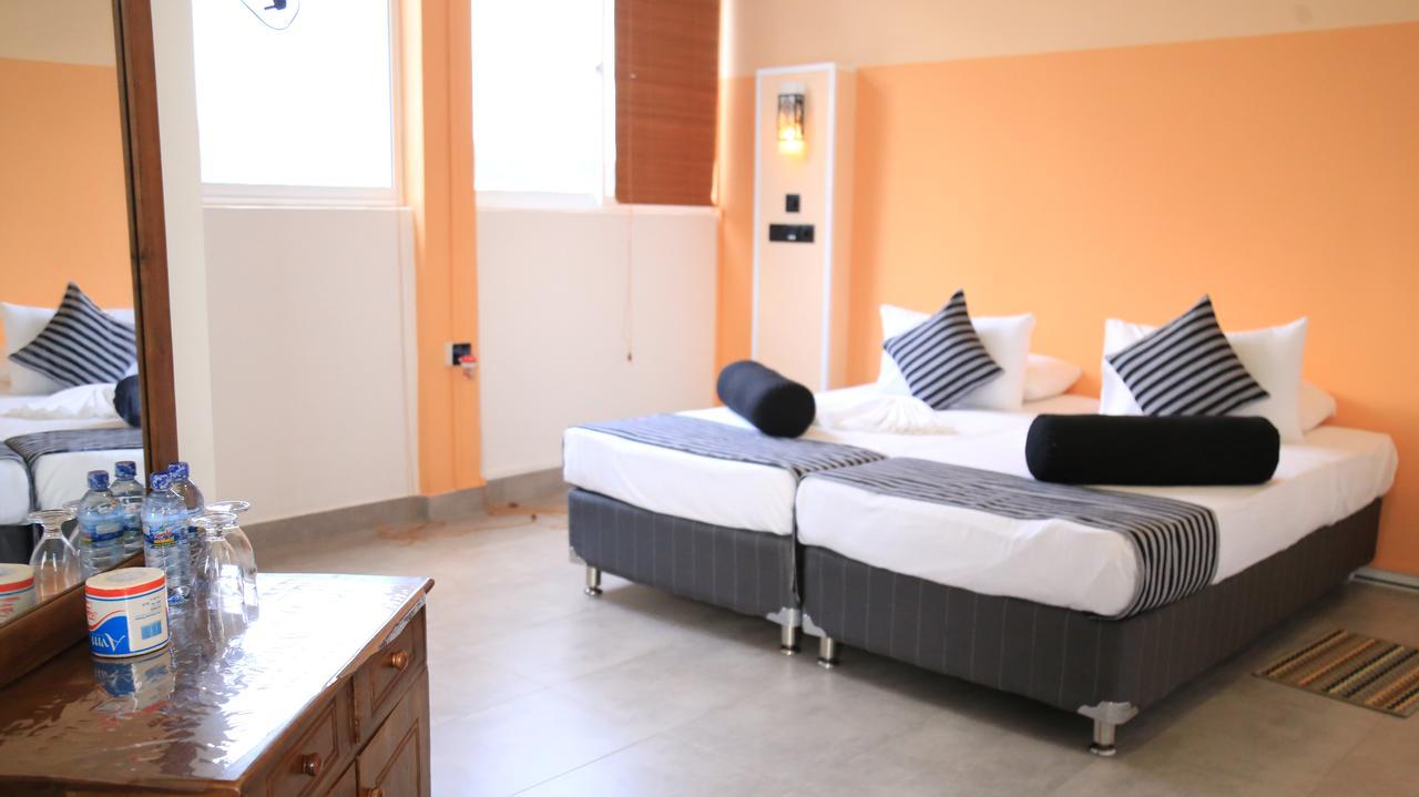 281 Kandy City Hostel & Rooms Deiyannewela ภายนอก รูปภาพ