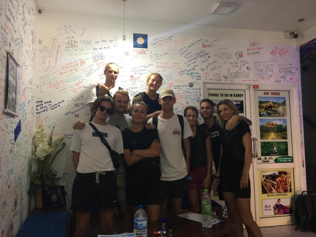 281 Kandy City Hostel & Rooms Deiyannewela ภายนอก รูปภาพ